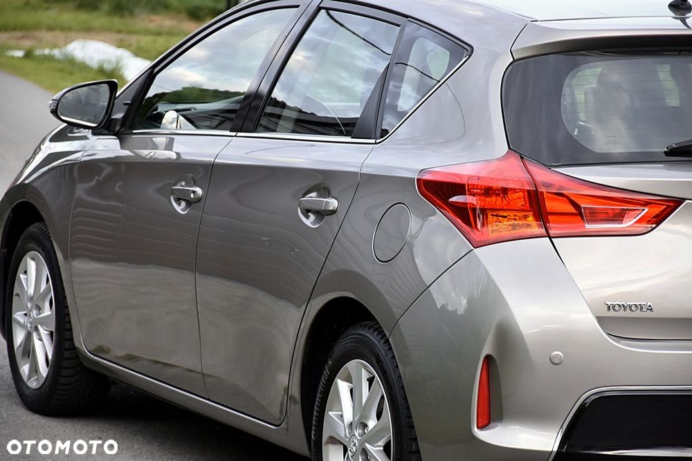 Toyota Auris 1.6 Executive - 13