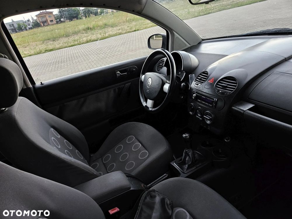 Volkswagen New Beetle - 6