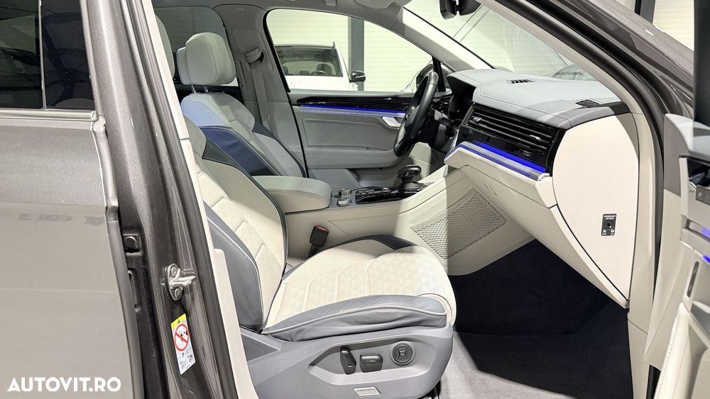 Volkswagen Touareg 3.0 V6 e-Hybrid 4Motion Aut. Elegance - 27