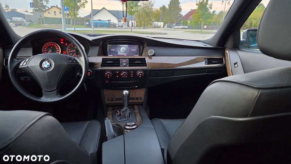BMW Seria 5 - 32