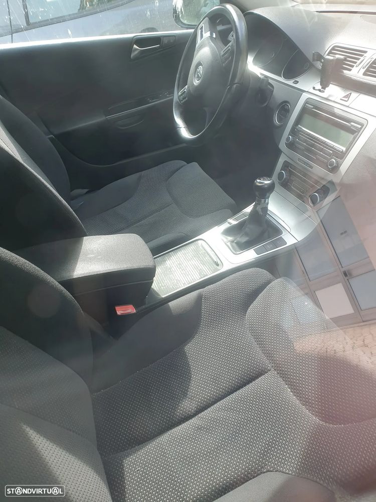 VW Passat 1.6 TDI Edition Conf.BM - 7