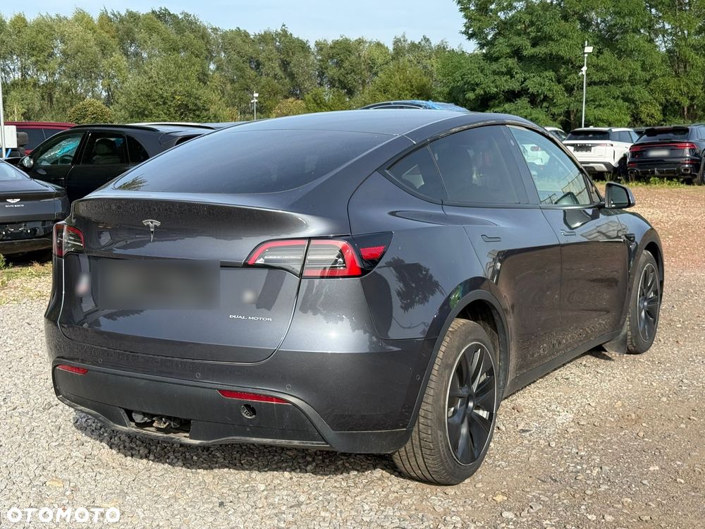Tesla Model Y Long Range Dual Motor AWD - 13