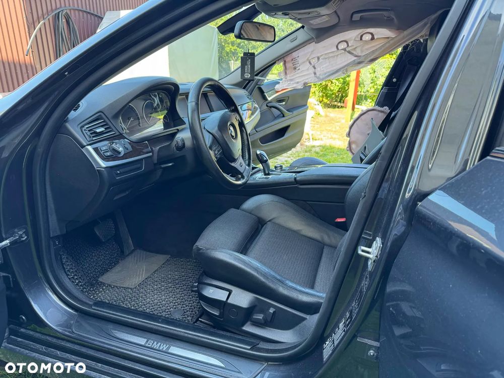 BMW Seria 5 528i xDrive - 12