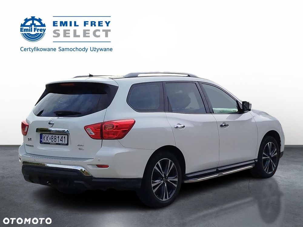 Nissan Pathfinder - 5