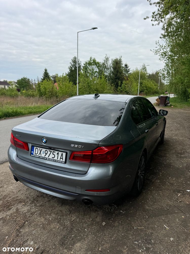 BMW Seria 5 530i xDrive Sport Line - 8