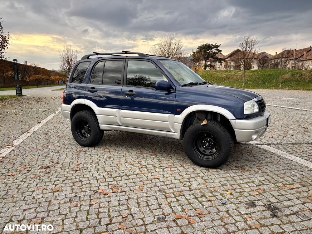 Suzuki Grand Vitara 2.0i - 33