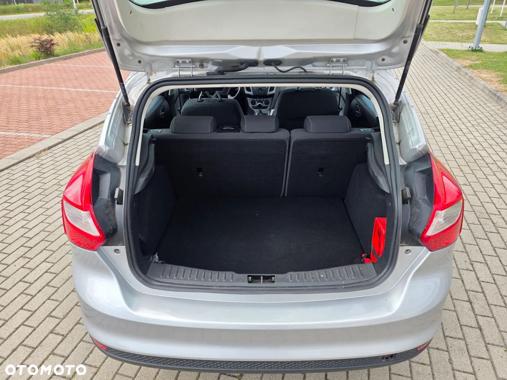 Ford Focus 1.6 Ambiente - 14