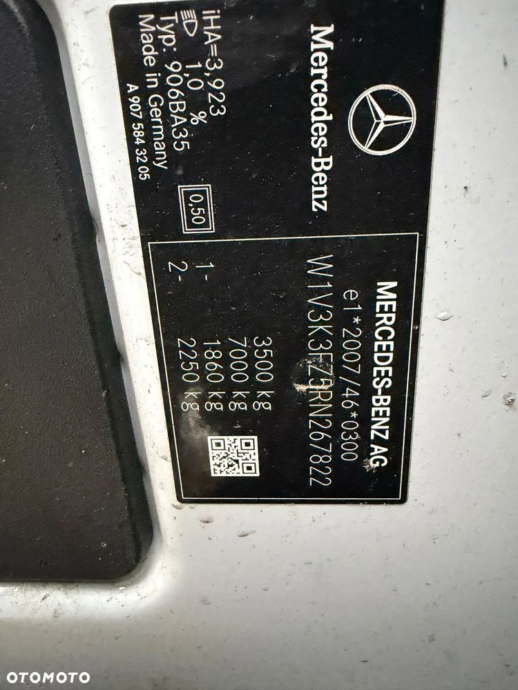 Mercedes-Benz Sprinter - 21