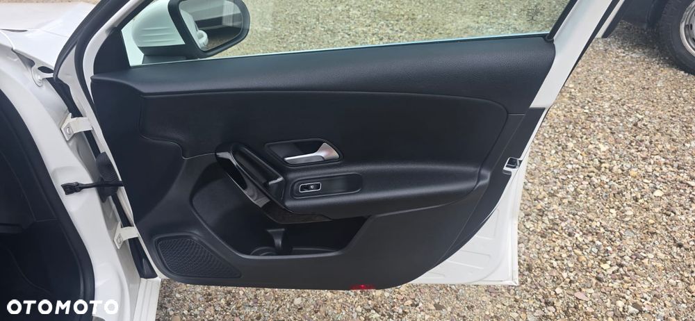 Mercedes-Benz Klasa A 180 Advanced Progressive - 24