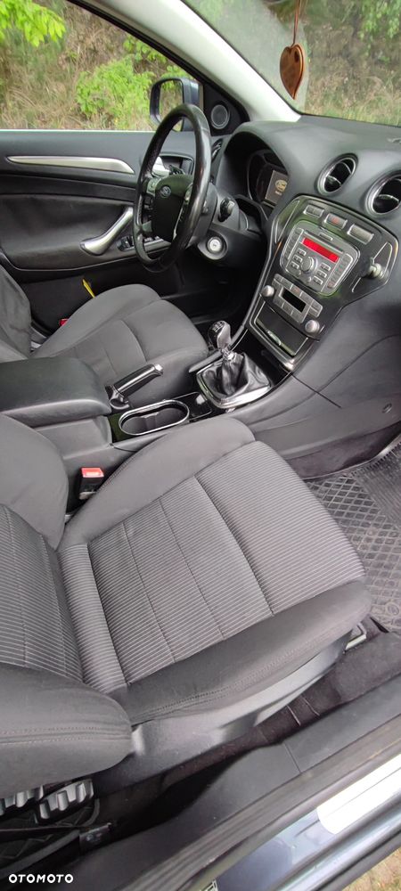 Ford Mondeo 1.8 TDCi Ambiente - 17