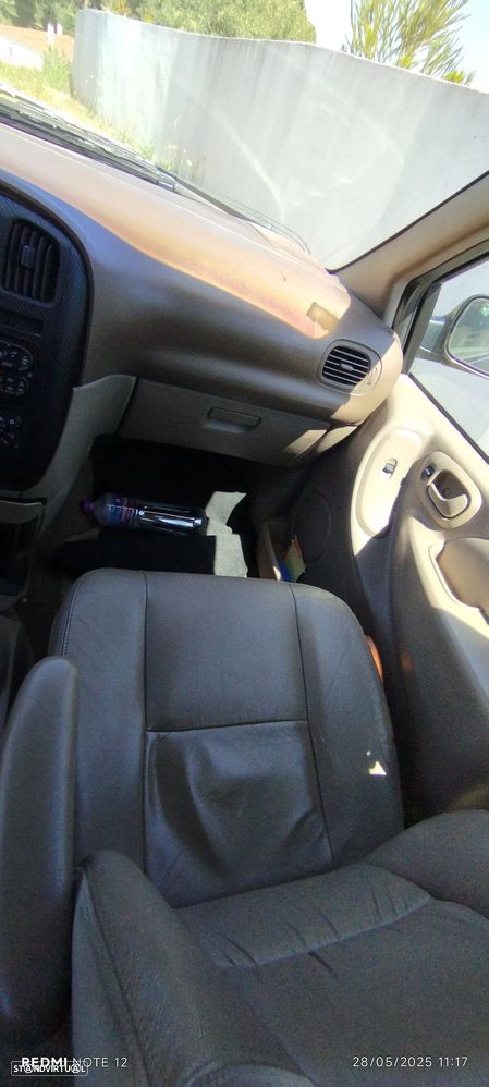 Chrysler Voyager 2.5 CRD LX - 22