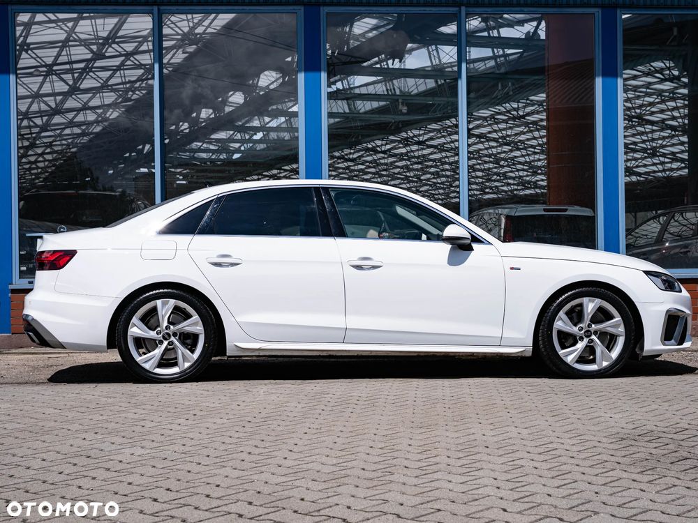 Audi A4 - 4