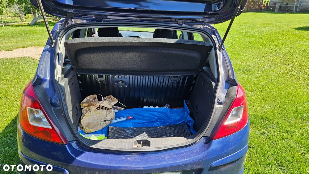 Opel Corsa 1.2 16V Cosmo - 5