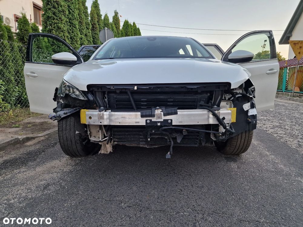 Peugeot 308 PureTech 130 GPF EAT8 Stop & Start Allure Pack - 18