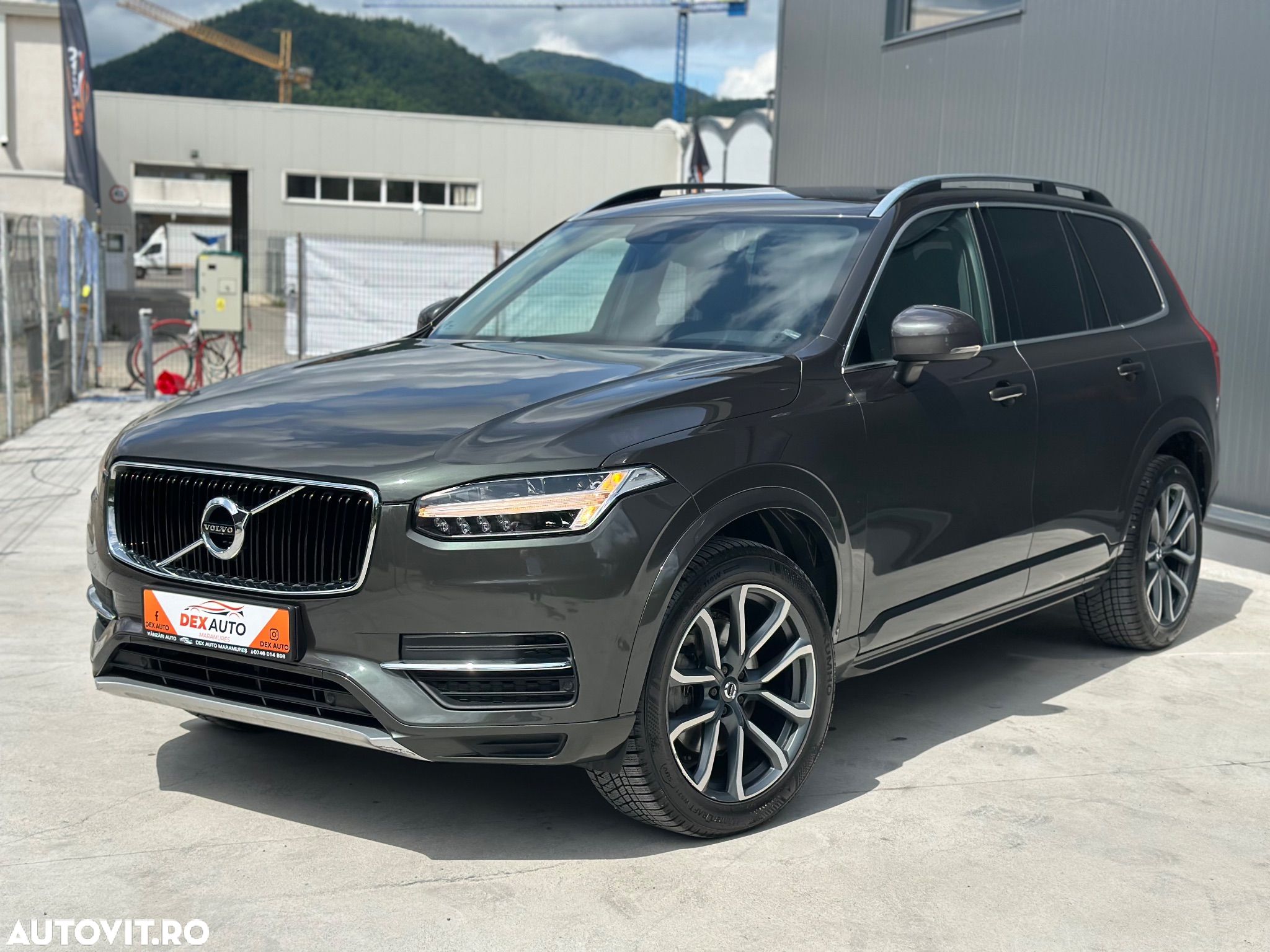 Volvo XC 90 D5 AWD Geartronic Momentum - 1