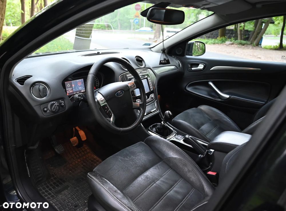 Ford Mondeo - 22