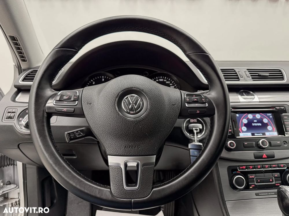 Volkswagen Passat 2.0 TDI BlueMotion Technology DSG Comfortline - 23