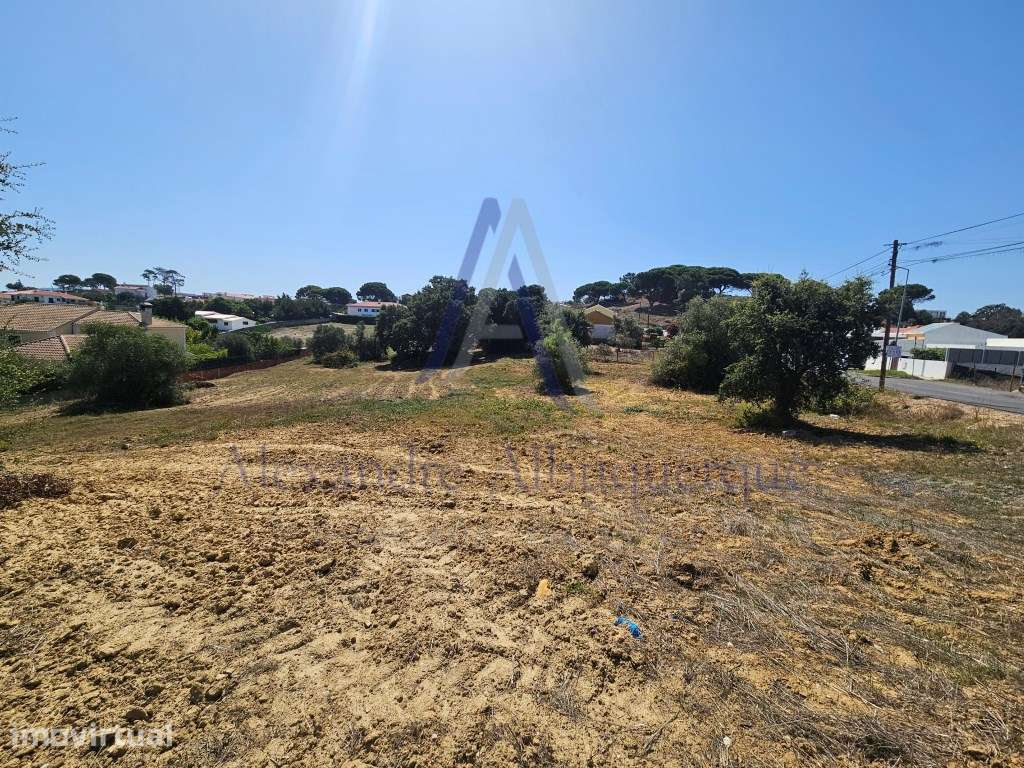 Oportunidade Única de Investimento: Terreno Premium em Sesimbra