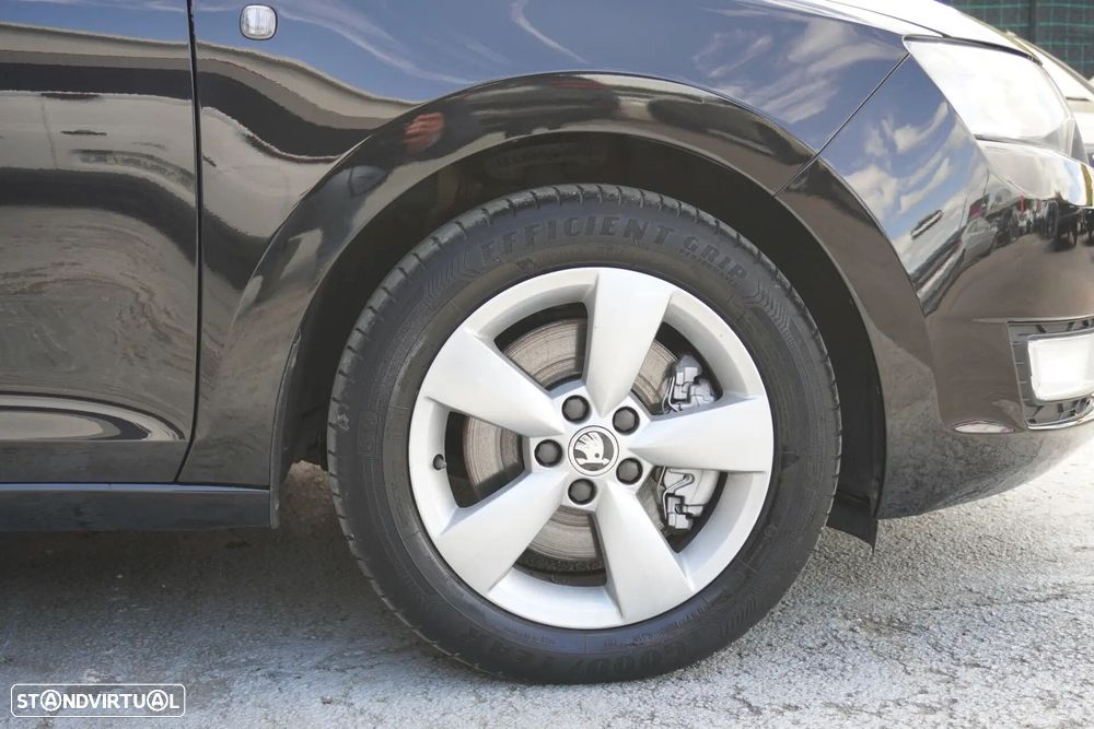 Skoda Rapid Spaceback 1.6 TDi Elegance - 18