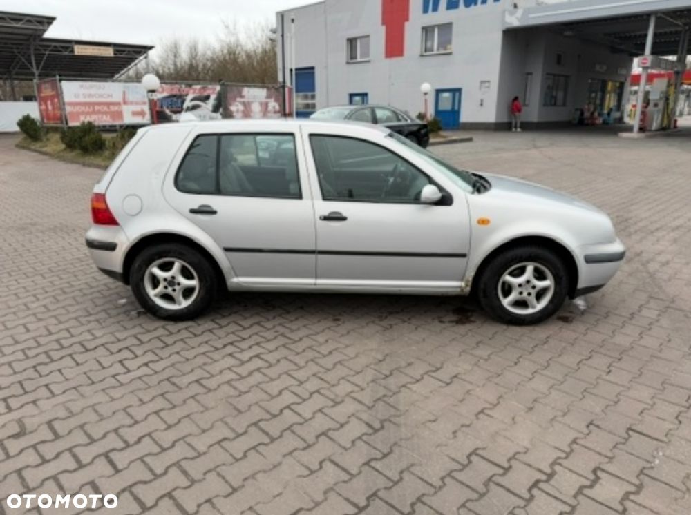 Volkswagen Golf 1.6 - 5