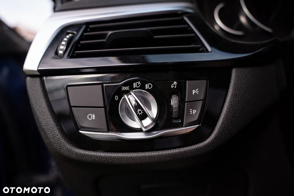 BMW Seria 5 520d Luxury Line - 17