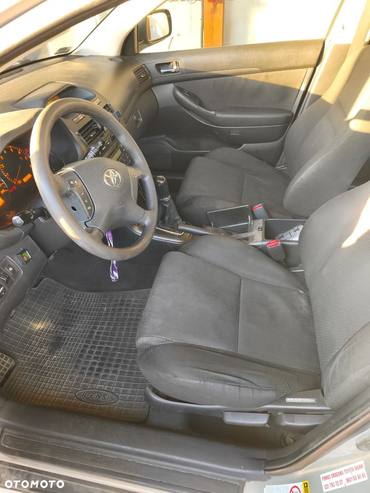 Toyota Avensis 1.6 VVT-i Luna - 6