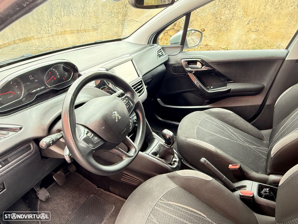 Peugeot 208 1.4 HDi Active - 17