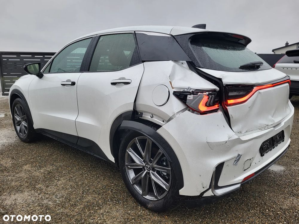 Lexus LBX AWD E-Four Relax - 5