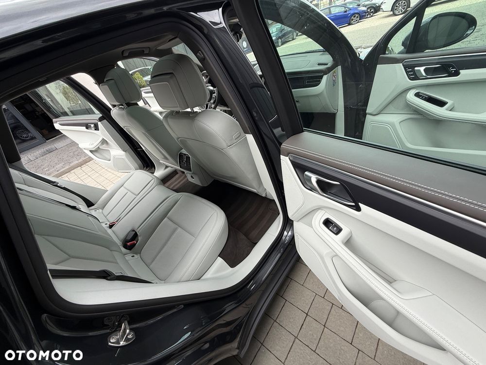 Porsche Macan - 29