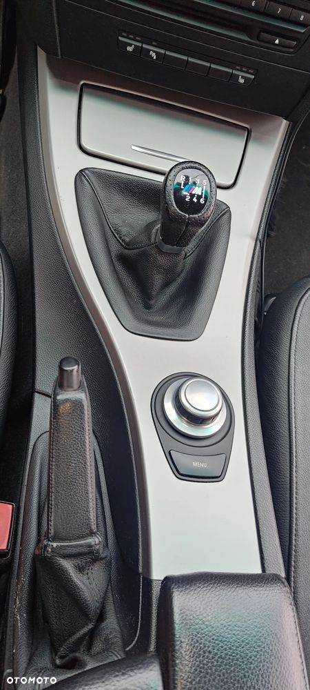 BMW Seria 3 330i - 25