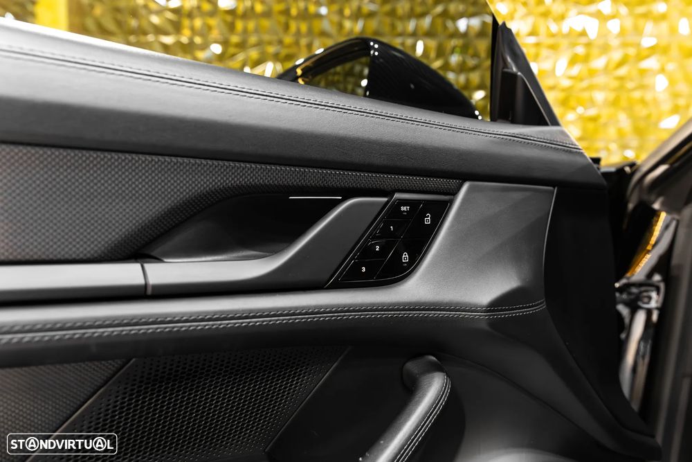 Porsche Taycan Cross Turismo Turbo S - 33