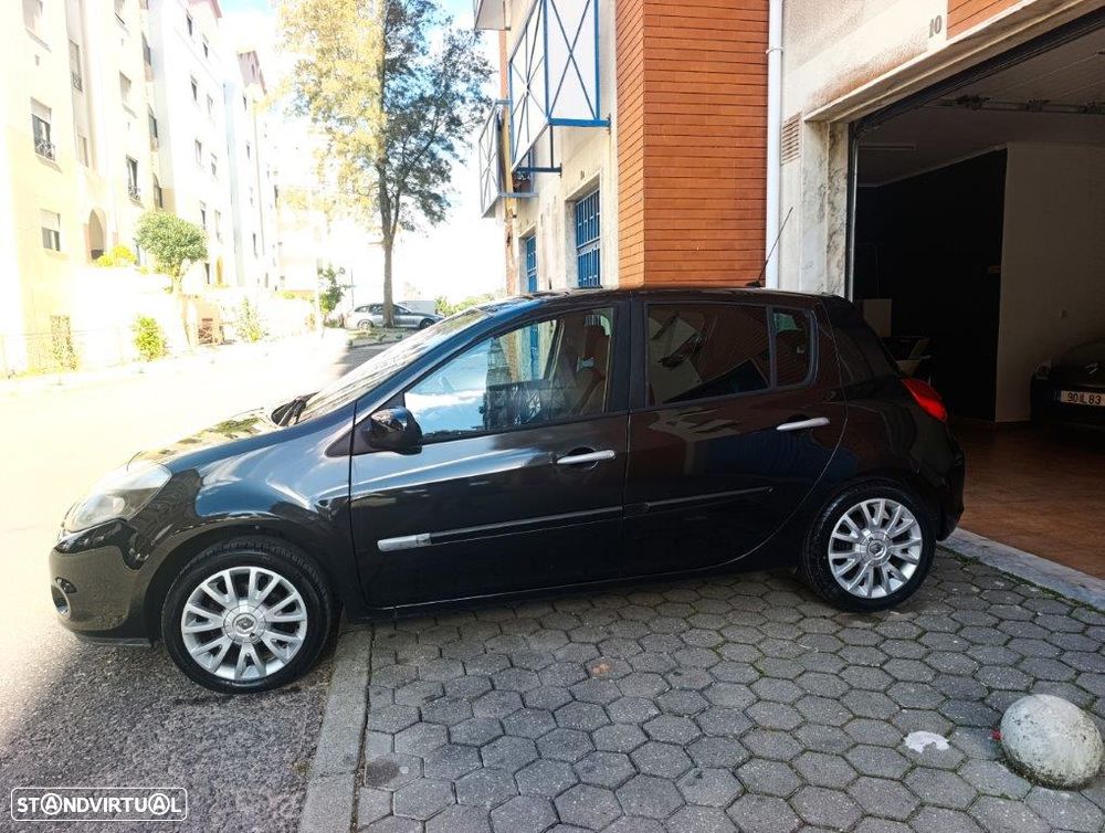 Renault Clio 1.2 16V Dynamique S - 1