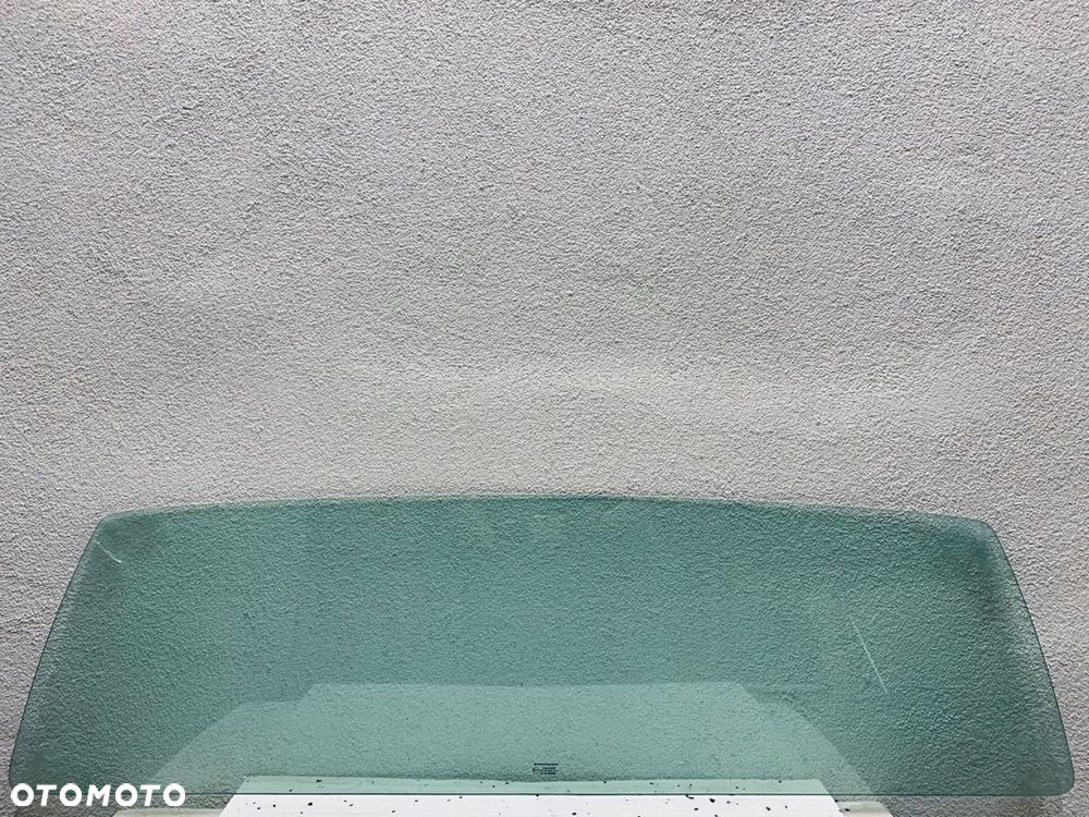 Szyba tylna NOWA NISSAN NAVARA D22 1998-2008 - 1