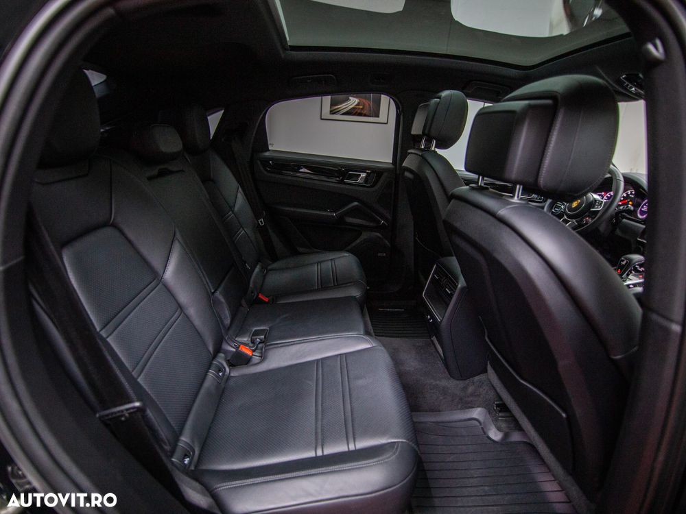 Porsche Cayenne Coupe Standard - 9