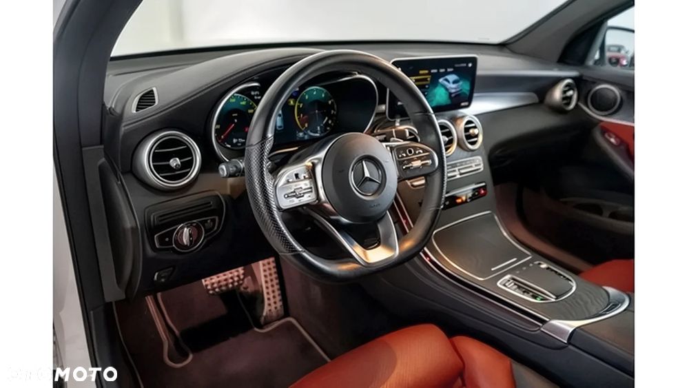 Mercedes-Benz GLC 300 4Matic 9G-TRONIC AMG Line - 7