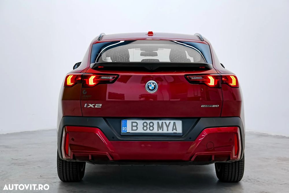 BMW iX2 - 10
