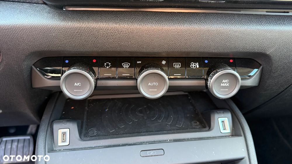 Citroën C4 Hybrid 136 ë-DSC6 MAX - 23