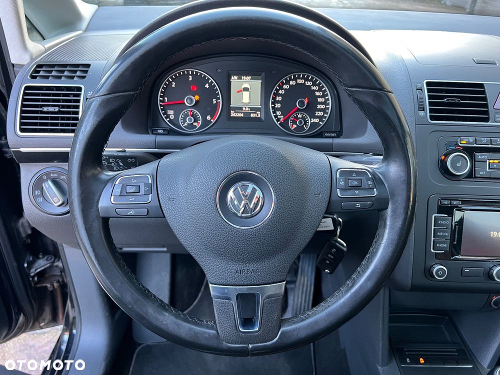 Volkswagen Touran 1.6 TDI DPF BlueMotion Technology Highline - 11