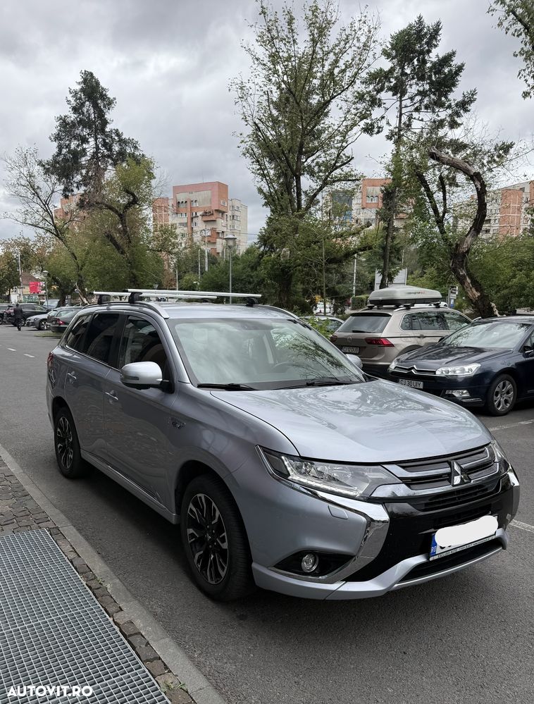 Mitsubishi Outlander 2.0 4WD - 5