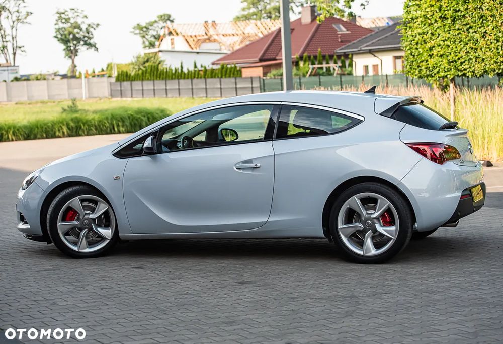 Opel Astra IV GTC 2.0 CDTI Sport S&S - 10