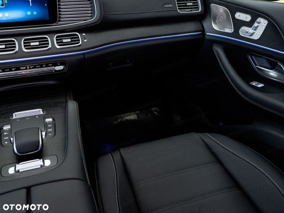 Mercedes-Benz GLS - 12