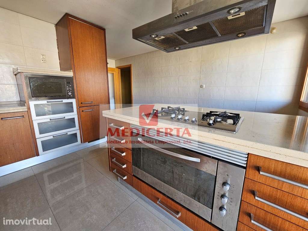 Odivelas - Olival Basto T5 (220m²) + Box - Grande imagem: 2/39