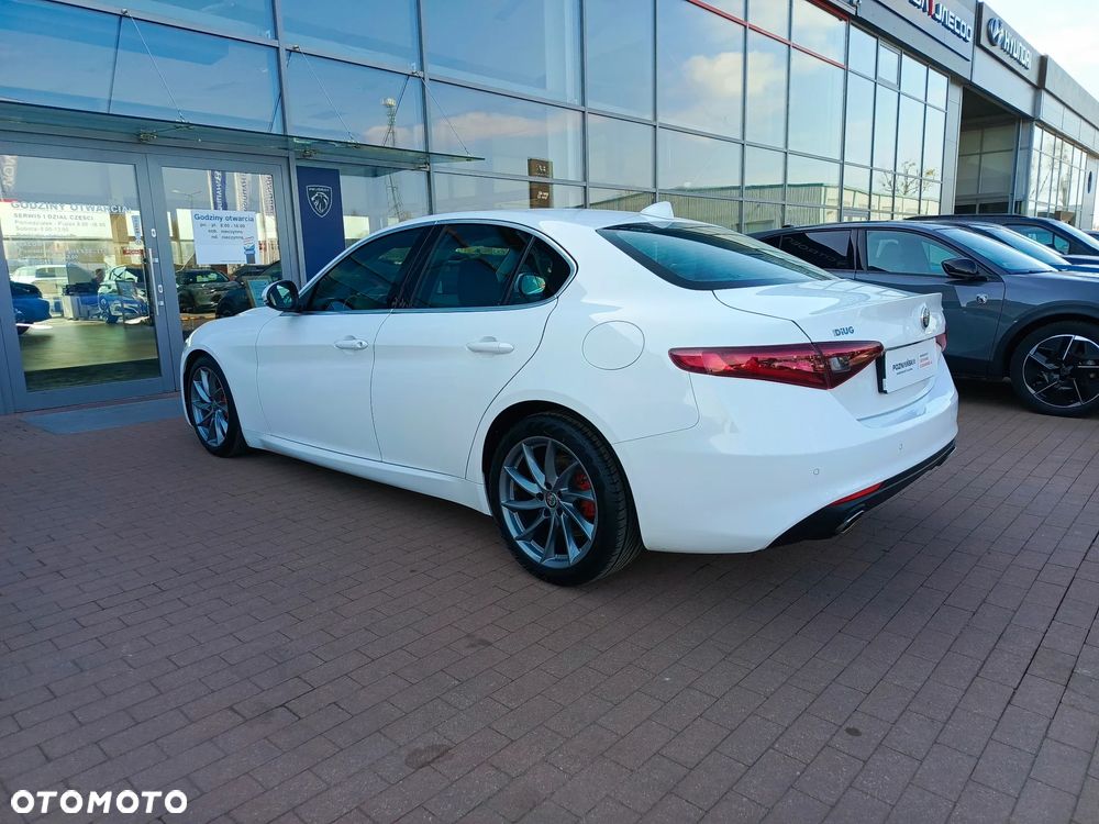 Alfa Romeo Giulia - 7
