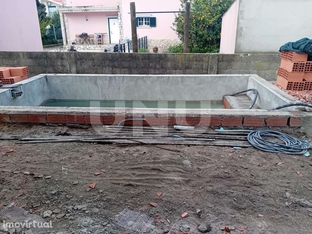 Moradia com Piscina - Grande imagem: 2/9