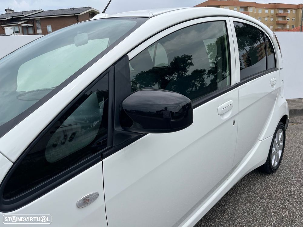 Peugeot iOn Active - 9