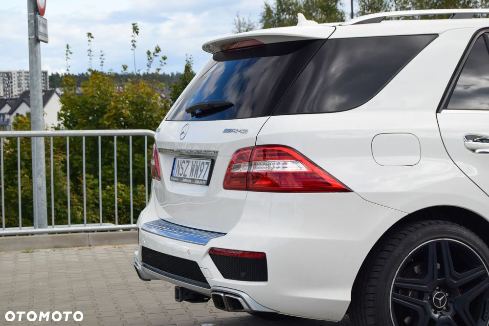Mercedes-Benz ML 63 AMG 4Matic AMG SPEEDSHIFT 7G-TRONIC AMG Performance Package - 10