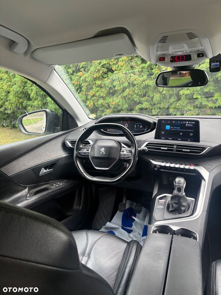 Peugeot 3008 PureTech 130 Stop & Start GPF Allure Business-Paket - 38