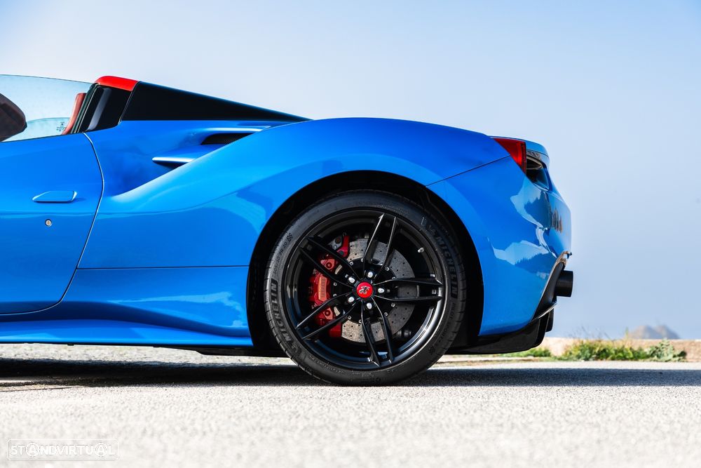 Ferrari 488 - 16
