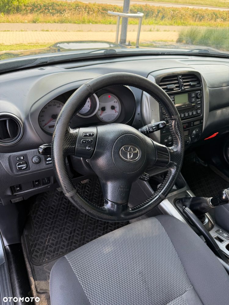 Toyota RAV4 2.0 D-4D 4x4 - 12