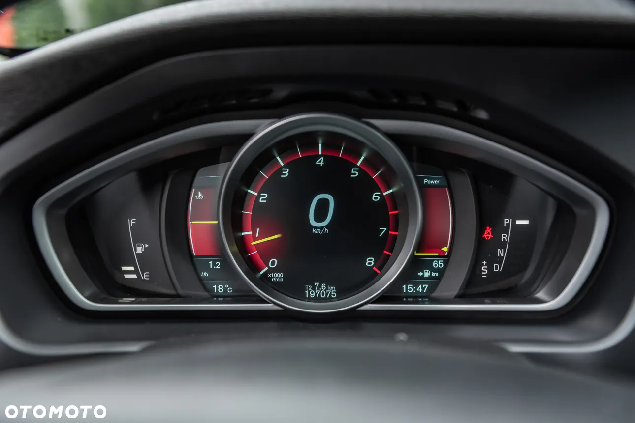Volvo V40 Cross Country - 18